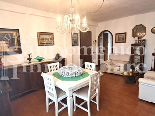 Quadrilocale in Vendita a Calcinaia, zona Fornacette, 165'000&euro;, 80 m², con Box