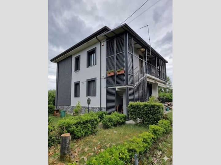 Appartamento in Vendita a Massa, zona Ronchi, 750'000&euro;, 125 m²