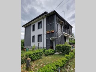 Appartamento in Vendita a Massa, zona Ronchi, 750'000&euro;, 125 m²