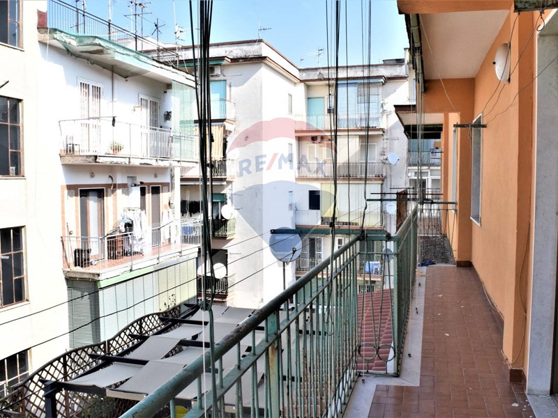 Trilocale in Vendita a Napoli, 110'000&euro;, 90 m²