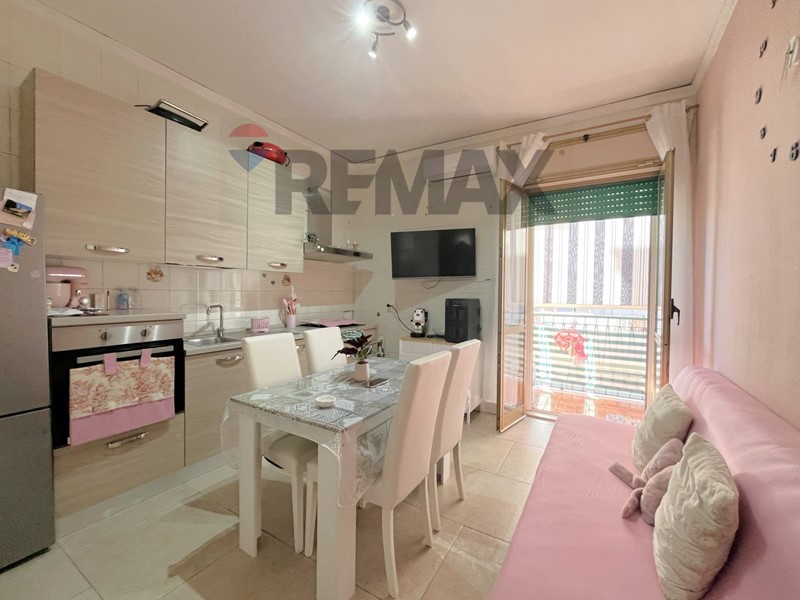 Trilocale in Vendita a Napoli, 100'000&euro;, 90 m²