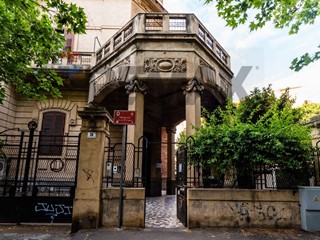 Appartamento in Vendita a Catania, 900'000&euro;, 667 m²