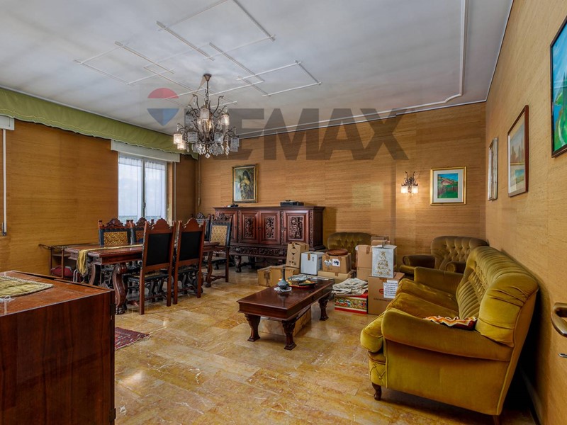 Quadrilocale in Vendita a Bergamo, 415'000&euro;, 166 m²
