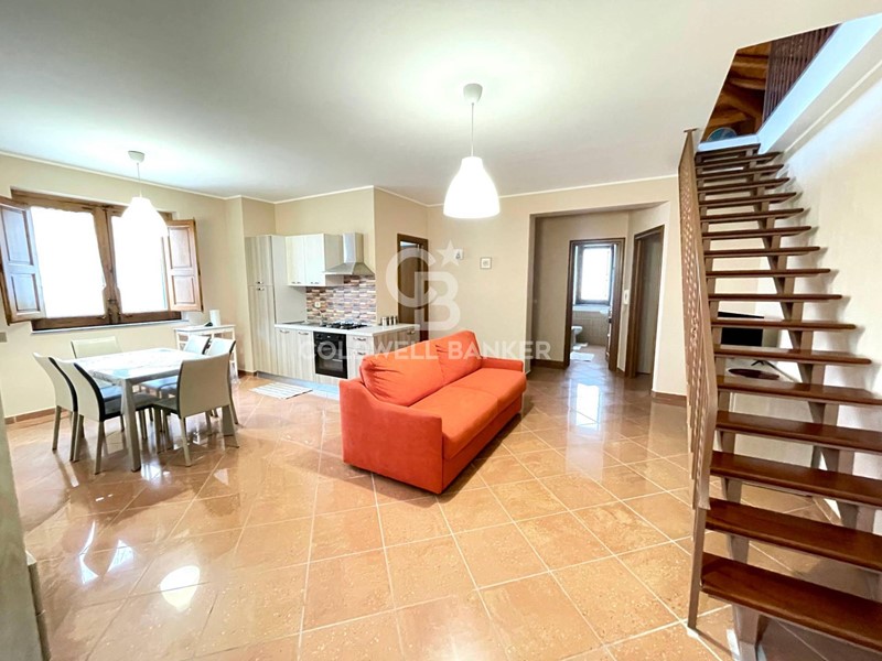 Quadrilocale in Affitto a Milo, 750&euro;, 120 m²