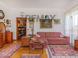 Quadrilocale in Vendita a Reggio Emilia, 239'000&euro;, 152 m²