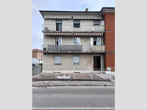 Trilocale in Vendita a Ferrara, 125'000&euro;, 75 m²