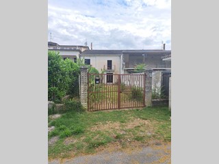 Trilocale in Vendita a Cervaro, 20'000&euro;, 119 m²