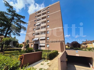 Quadrilocale in Vendita a Bastia Umbra, 135'000&euro;, 100 m², con Box
