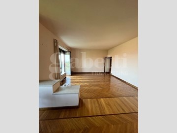 Appartamento in Vendita a Biella, 350'000&euro;, 255 m²