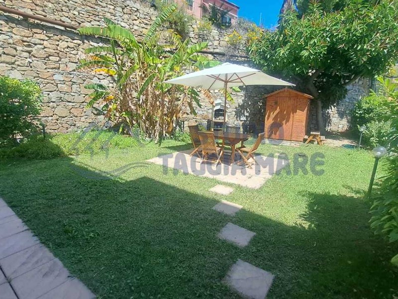 Trilocale in Vendita a Cipressa, 198'000&euro;, 75 m², arredato