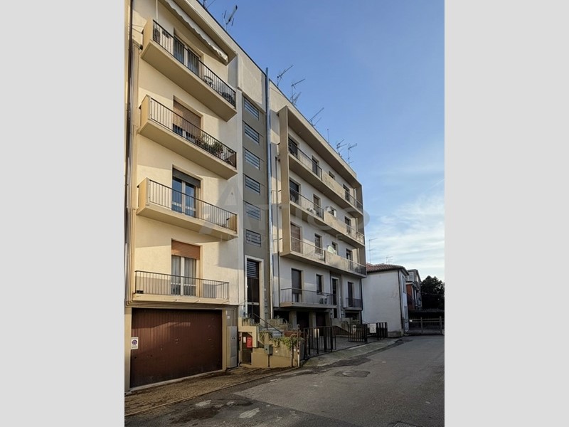 Appartamento in Vendita a Rovigo, zona Centro cittÃ, 145'000&euro;, 110 m², arredato, con Box