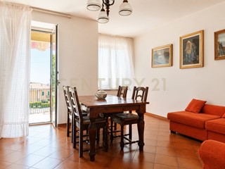 Appartamento in Vendita a Abbadia San Salvatore, 91'000&euro;, 120 m², con Box