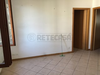Appartamento in Affitto a San Miniato, zona Ponte a Egola, 750&euro;, 190 m², con Box