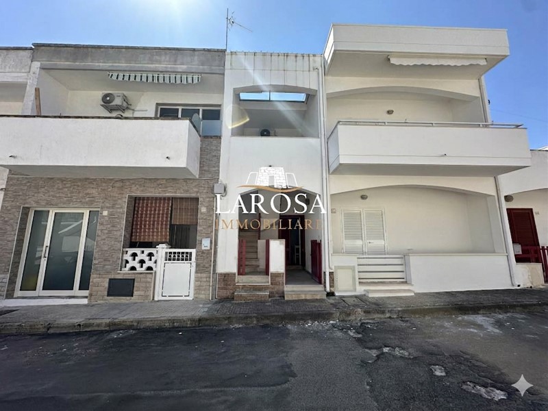 Appartamento in Vendita a Melendugno, zona San Foca, 170'000&euro;, 105 m²