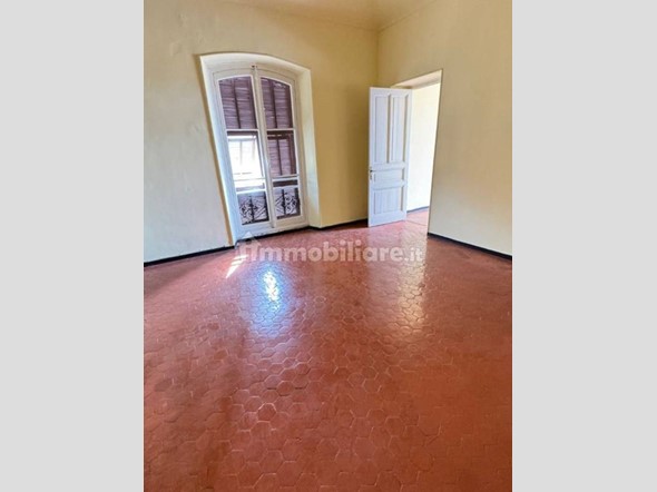 Appartamento in Affitto a Sanremo, 1'200&euro;, 150 m²