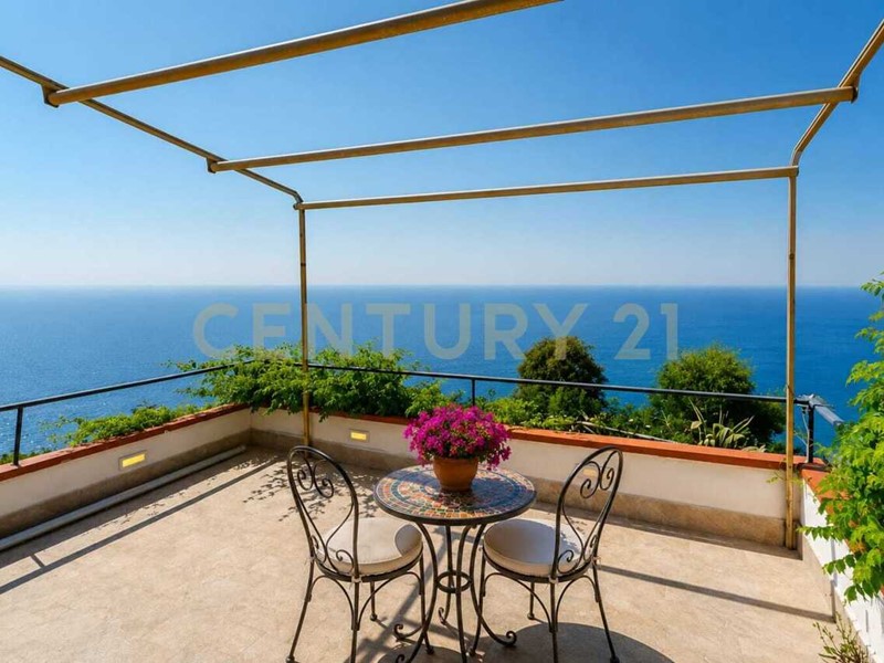 Bilocale in Vendita a Forza d'Agrò, 79'000&euro;, 34 m², arredato