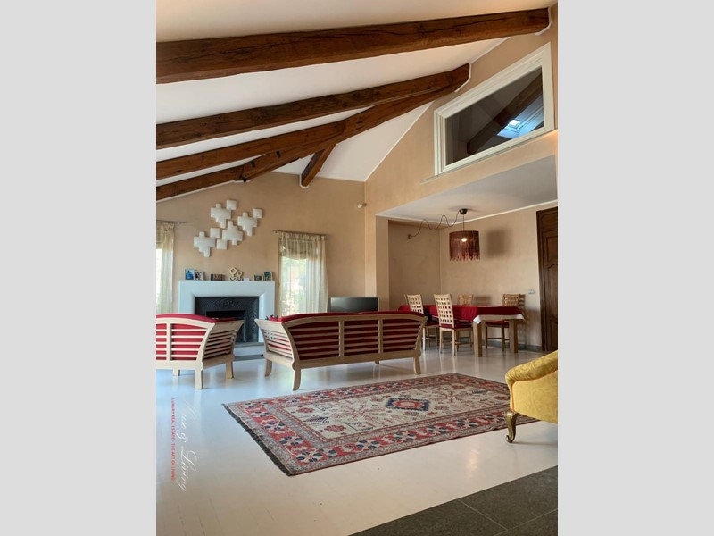 Appartamento in Vendita a Chieri, 450'000&euro;, 195 m²