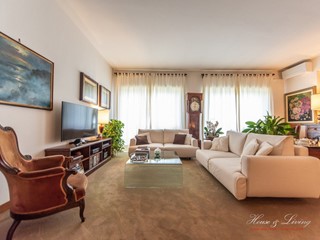 Appartamento in Vendita a Torino, 210'000&euro;, 170 m²