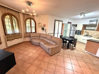 Quadrilocale in Vendita a Luni, zona Dogana, 295'000&euro;, 85 m², arredato, con Box