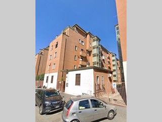 Trilocale in Vendita a Milano, 93'000&euro;, 63 m²