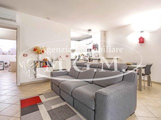Appartamento in Vendita a Pontedera, zona Gello, 220'000&euro;, 124 m², arredato, con Box