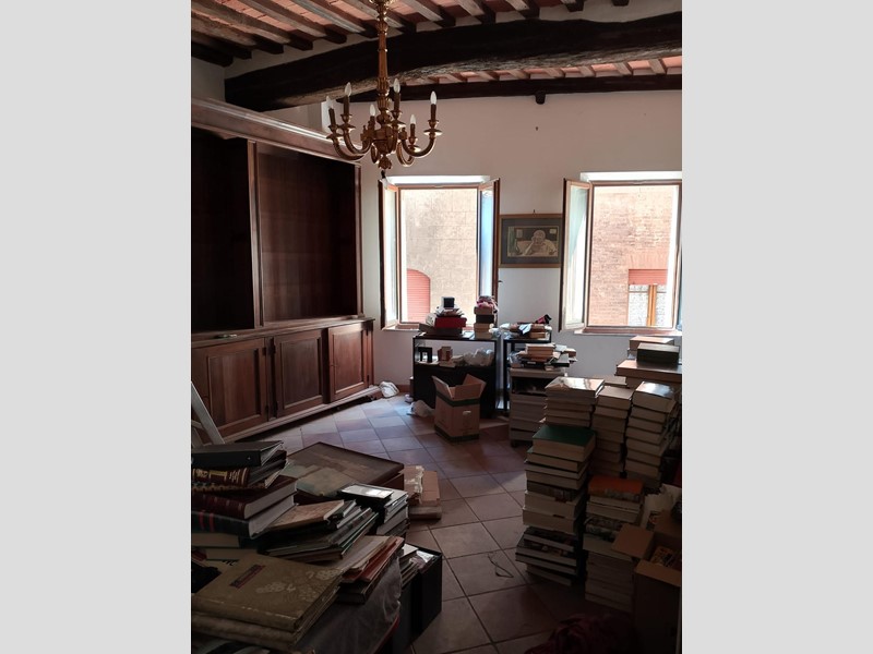 Appartamento in Vendita a Siena, 400'000&euro;, 202 m²