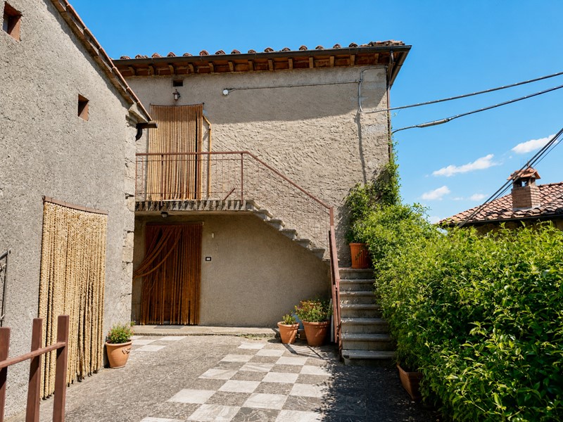 Appartamento in Vendita a Villa Basilica, zona Boveglio, 70'000&euro;, 248 m²