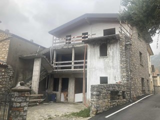 Quadrilocale in Vendita a Parzanica, 89'175&euro;, 321 m²
