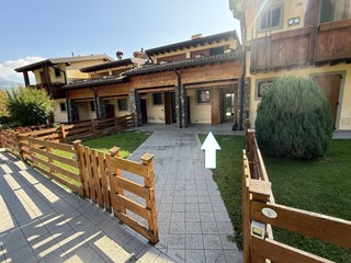 Quadrilocale in Vendita a Sant'Omobono Terme, 92 m², con Box