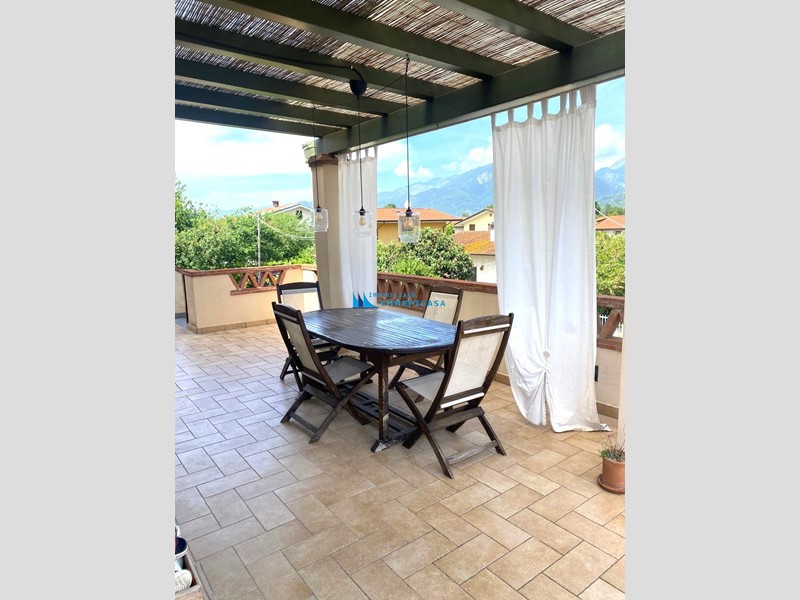 Quadrilocale in Vendita a Massa, zona Poveromo, 360'000&euro;, 100 m², arredato