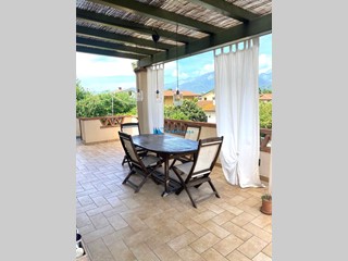 Quadrilocale in Vendita a Massa, zona Poveromo, 360'000&euro;, 100 m², arredato