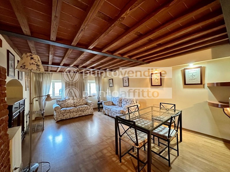 Bilocale in Affitto a Lucca, 1'000&euro;, 70 m², arredato