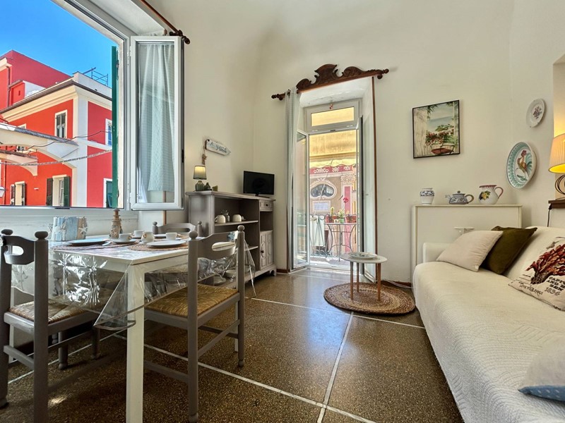 Bilocale in Vendita a Pietra Ligure, 220'000&euro;, 57 m²
