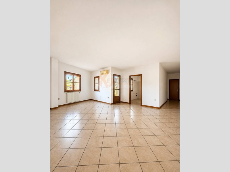 Quadrilocale in Vendita a Sassari, 135'000&euro;, 117 m²