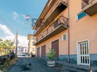 Trilocale in Vendita a Camporotondo Etneo, 135'000&euro;, 103 m²