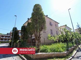 Appartamento in Vendita a Matelica, 134'000&euro;, 100 m²