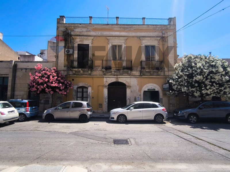 Quadrilocale in Vendita a Siracusa, 84'000&euro;, 110 m²