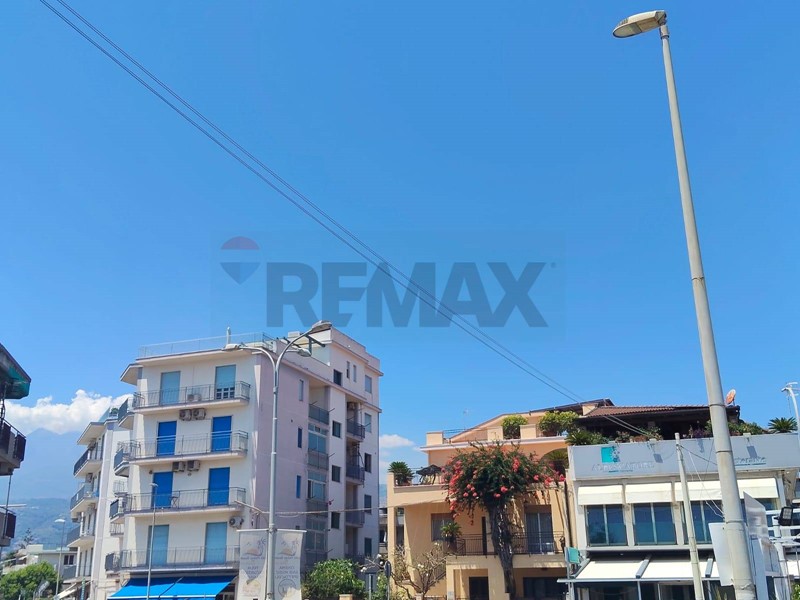 Quadrilocale in Vendita a Mascali, 85'000&euro;, 63 m²