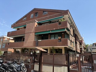 Appartamento in Vendita a Roma, 550'000&euro;, 198 m²