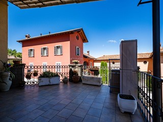 Trilocale in Vendita a Castello di Brianza, 135'000&euro;, 129 m²