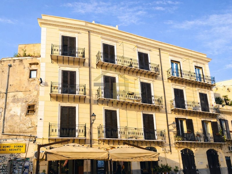 Appartamento in Affitto a Palermo, 900&euro;, 127 m²
