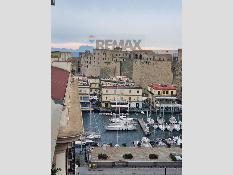 Quadrilocale in Affitto a Napoli, 2'200&euro;, 94 m²