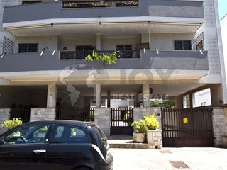 Appartamento in Vendita a Lecce, 289'000&euro;, 150 m², con Box