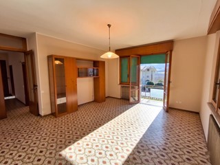Quadrilocale in Vendita a Novafeltria, zona Secchiano, 115'000&euro;, 96 m²