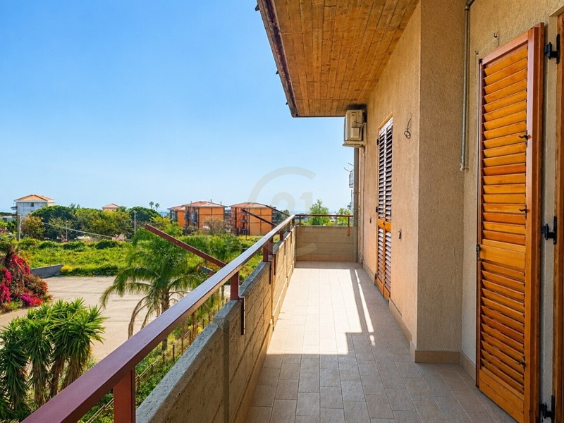 Appartamento in Vendita a Giarre, zona Trepunti, 129'000&euro;, 110 m², con Box