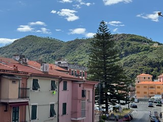 Trilocale in Vendita a Sestri Levante, zona Riva Trigoso, 350'000&euro;, 86 m²
