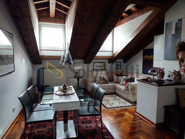 Trilocale in Affitto a Trieste, zona Corso Italia, 1'100&euro;, 100 m², arredato
