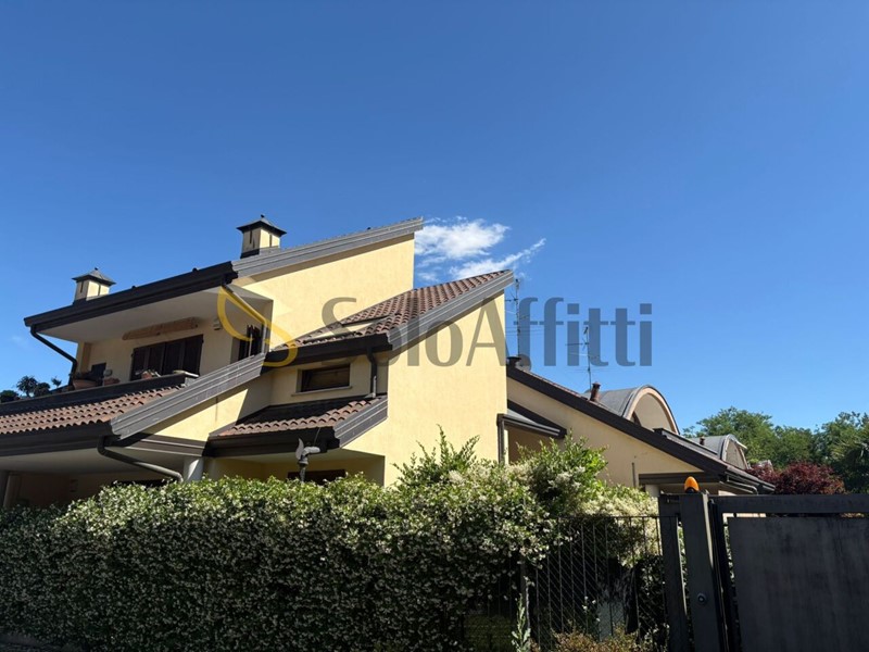 Bilocale in Affitto a Samarate, zona Cascina Costa, 400&euro;, 64 m²