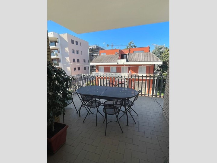 Appartamento in Affitto a Rimini, 1'400&euro;, 170 m², con Box