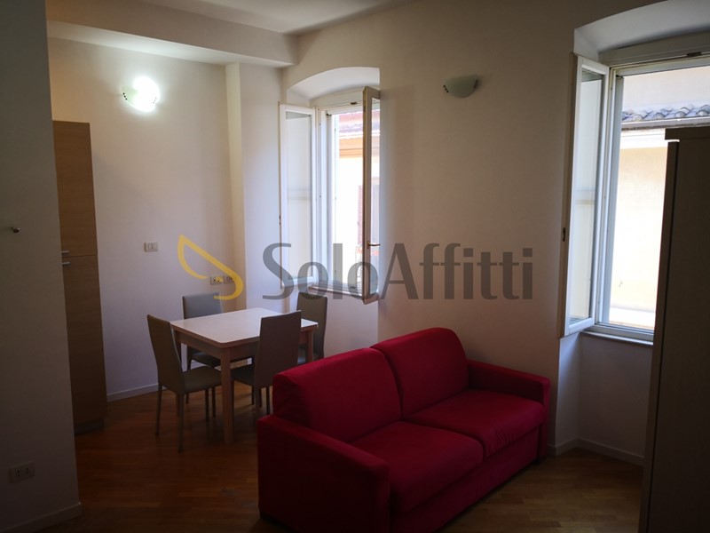 Bilocale in Affitto a Terni, zona Centro Storico, 390&euro;, 50 m², arredato, con Box
